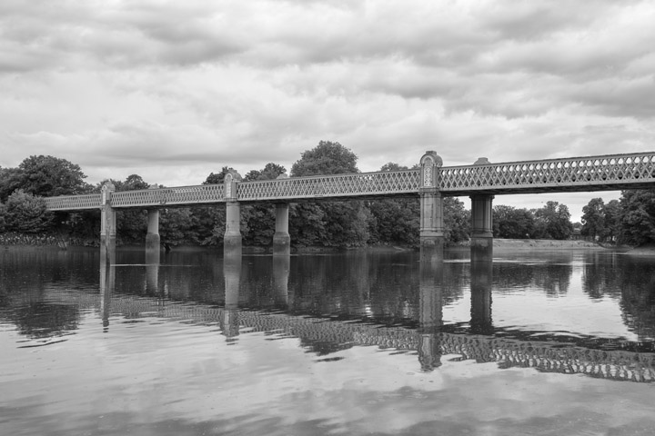  Black and white photo of Kew Railway Bridge